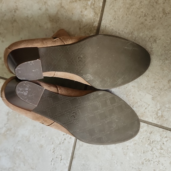 Vionic Suede booties Size 7 - Picture 7 of 12